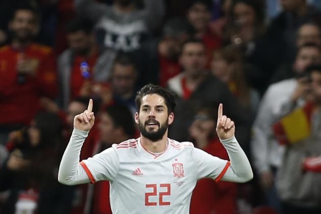 Spain's Isco Alarcon celebrates scoring his side's third goal during the international friendly soccer match between Spain and Argentina at the Wanda Metropolitano stadium in Madrid, Spain, Tuesday, March 27, 2018. (AP Photo/Francisco Seco)