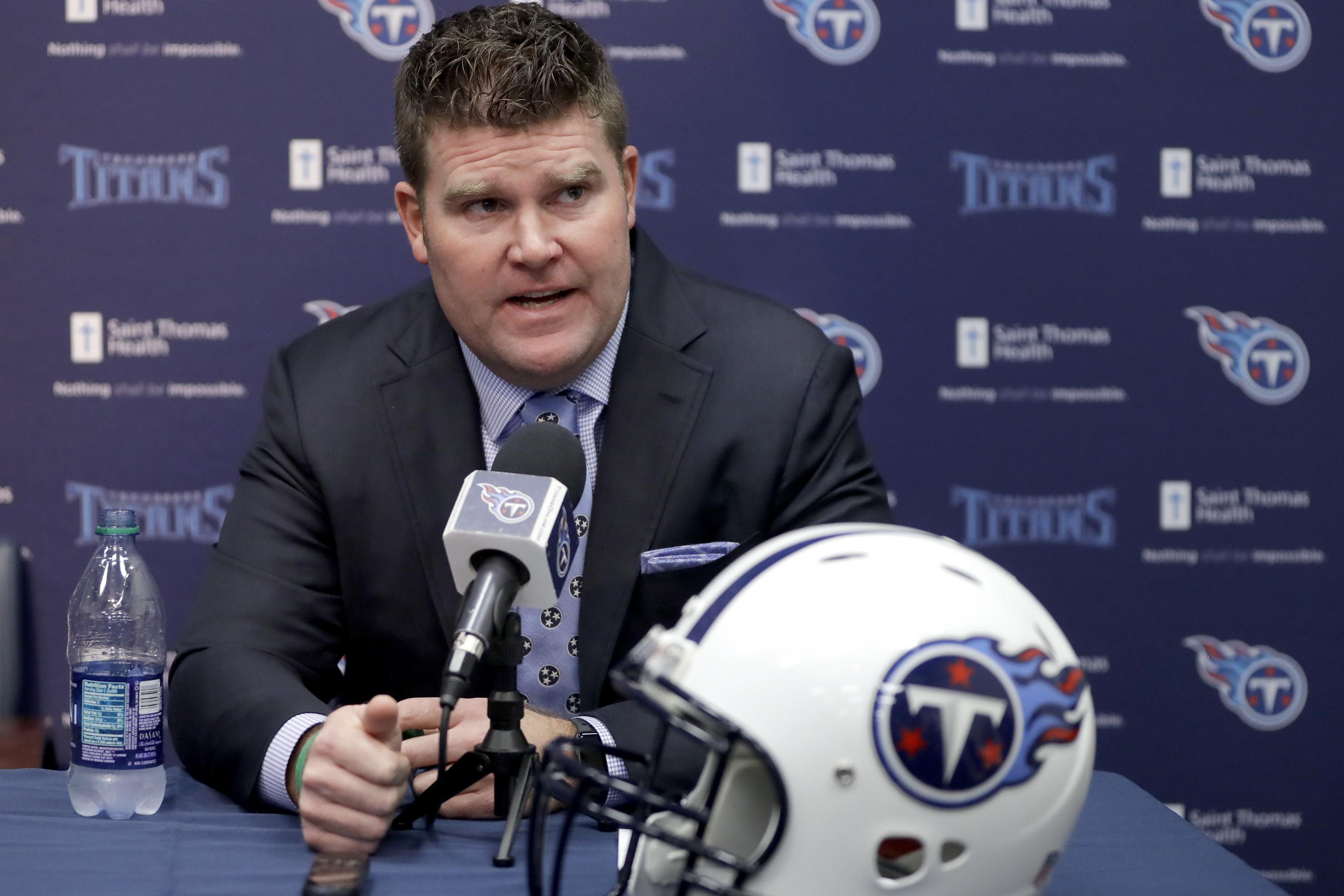 Tennessee Titans extend head coach Mike Vrabel, GM Jon Robinson 