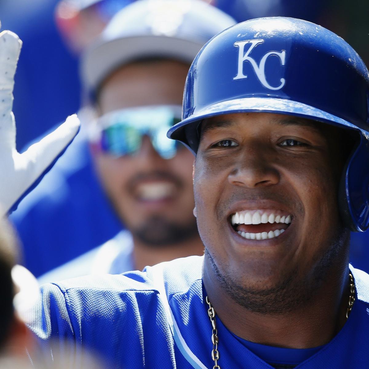 Salvador Perez Out 4-6 Weeks with MCL Tear After Slipping While ...