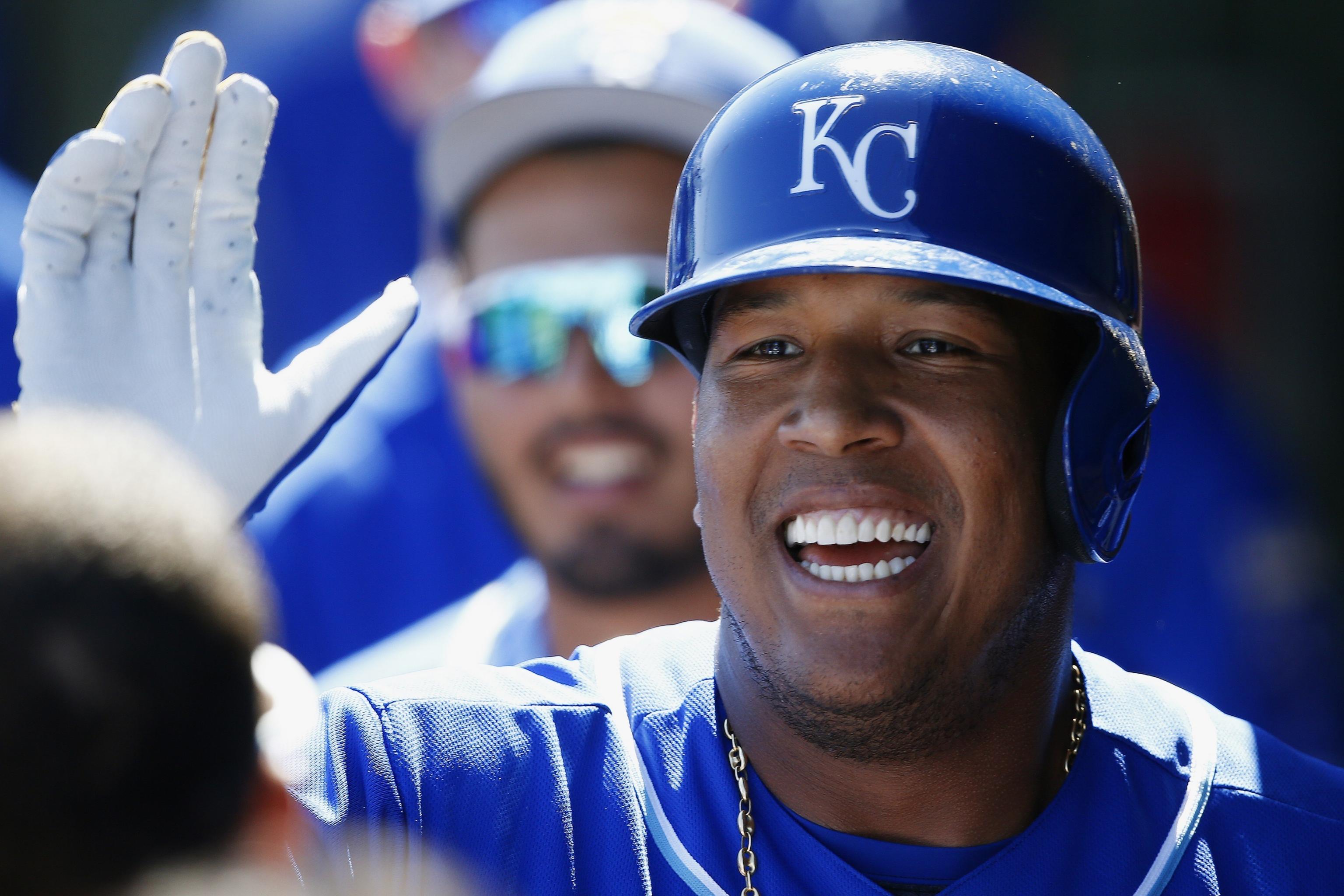 Royals-Brewers: Salvador Perez scratched for blurry vision