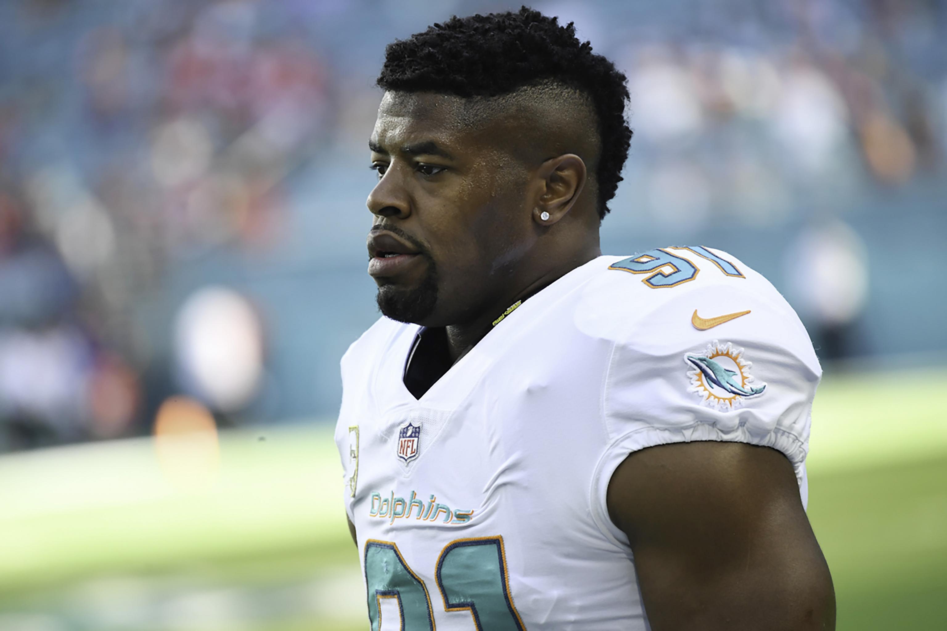 Bleacher Report Again Pushes Cowboys to Sign Cameron Wake