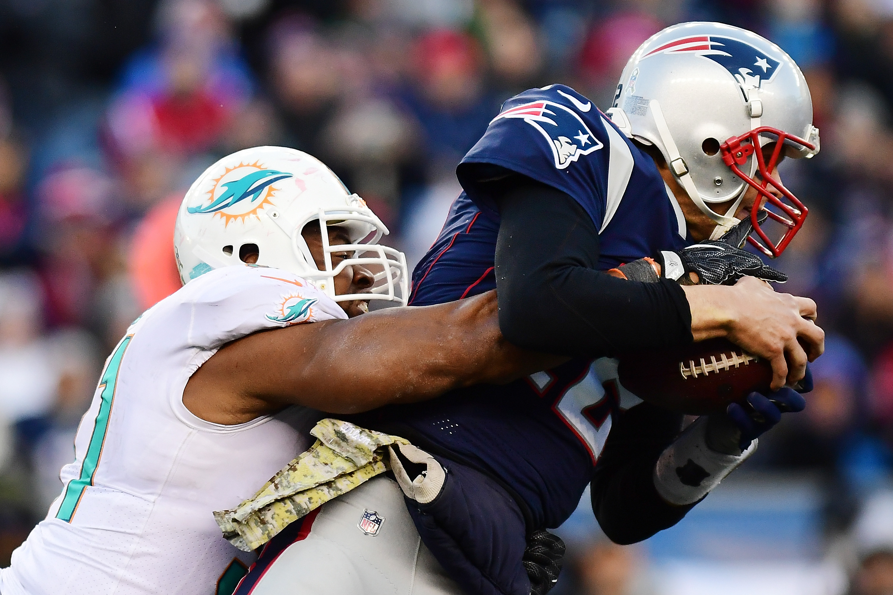 Titans Reach Deal with Veteran Defensive End Cameron Wake