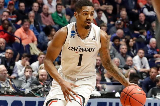 NASHVILLE, TN - MARCH 18:  Jacob Evans #1 of the Cincinnati Bearcats plays against the Nevada Wolf Pack during the second round of the 2018 NCAA Men's Basketball Tournament at Bridgestone Arena on March 18, 2018 in Nashville, Tennessee.  (Photo by Frederick Breedon/Getty Images)