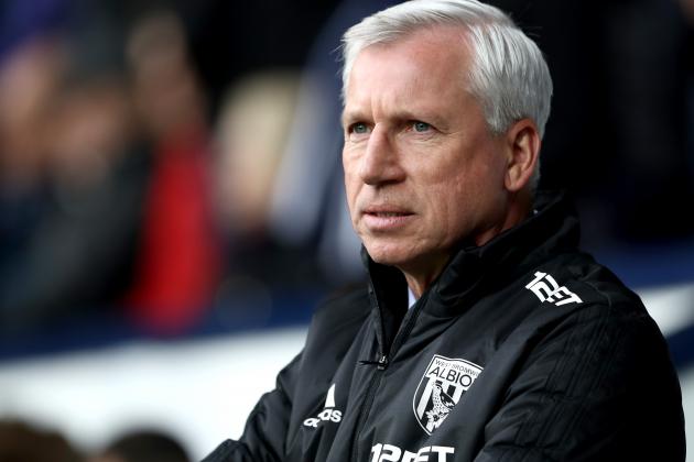 WEST BROMWICH, ENGLAND - MARCH 31: Alan Pardew, Manager of West Bromwich Albion looks on prior to the Premier League match between West Bromwich Albion and Burnley at The Hawthorns on March 31, 2018 in West Bromwich, England. (Photo by Matthew Lewis/Getty Images)