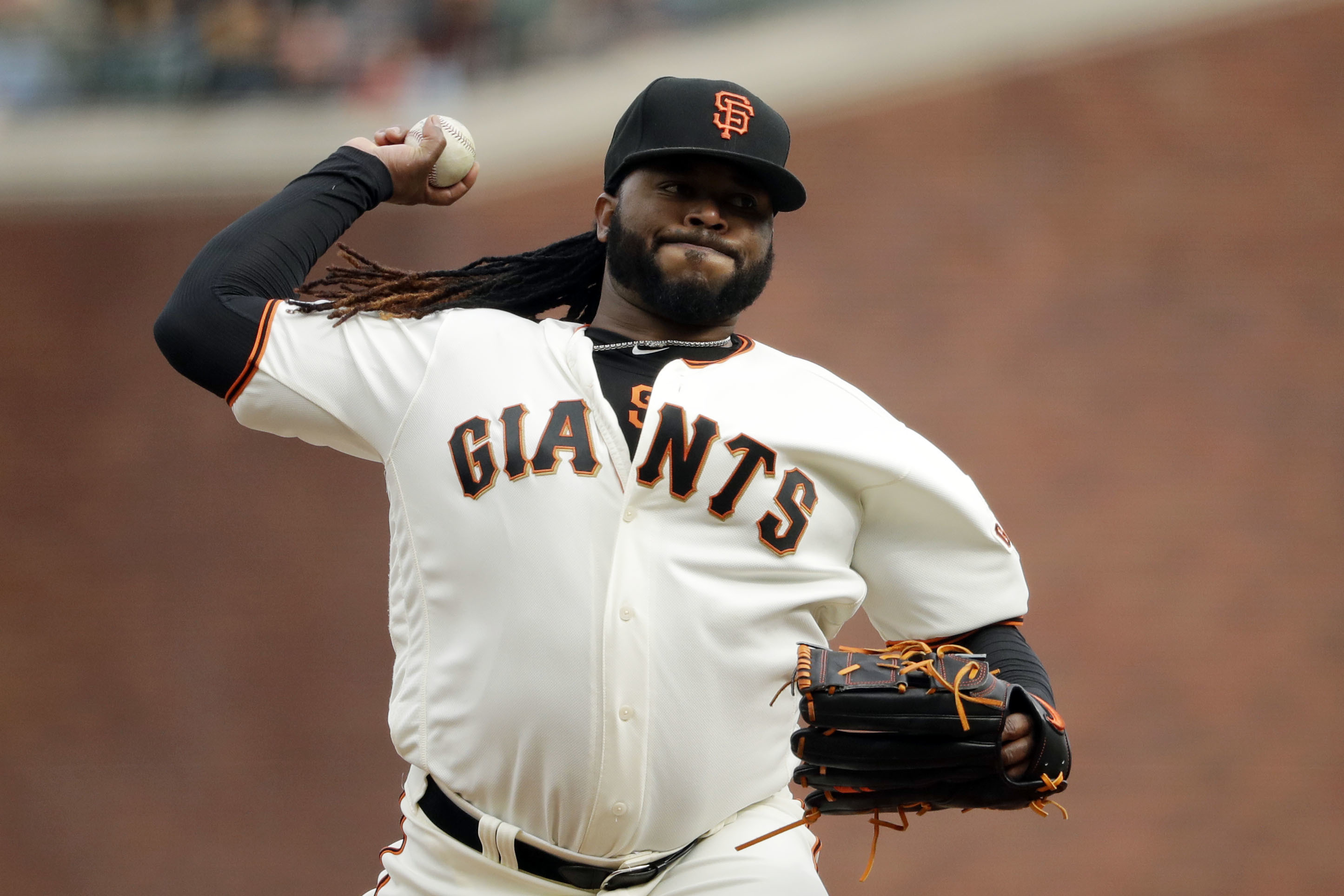 Giants pitcher Johnny Cueto on DL with elbow inflammation