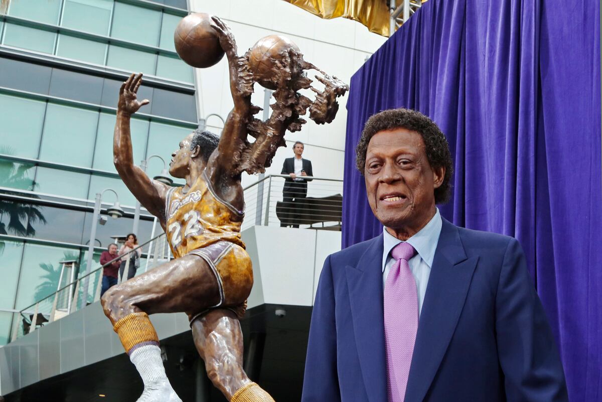 Elgin Baylor Honored by Lakers with Statue at Staples Center News