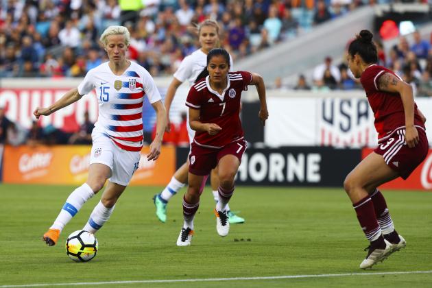 JACKSONVILLE, FL - APRIL 5: Megan Rapinoe #15 of United States dribbles the ball in the second half against Mexico at Everbank Field on April 5, 2018 in Jacksonville, Florida. (Photo by Logan Bowles/Getty Images)