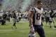 El jugador de los Patriots de Nueva Inglaterra Rob Gronkowski sale del terreno tras el Super Bowl 52 de la NFKL contra los Eagles de Filadelfia el domingo, 4 de febrero del 2018, en Minneapolis, Minnesota. (AP Foto/Chris O'Meara)