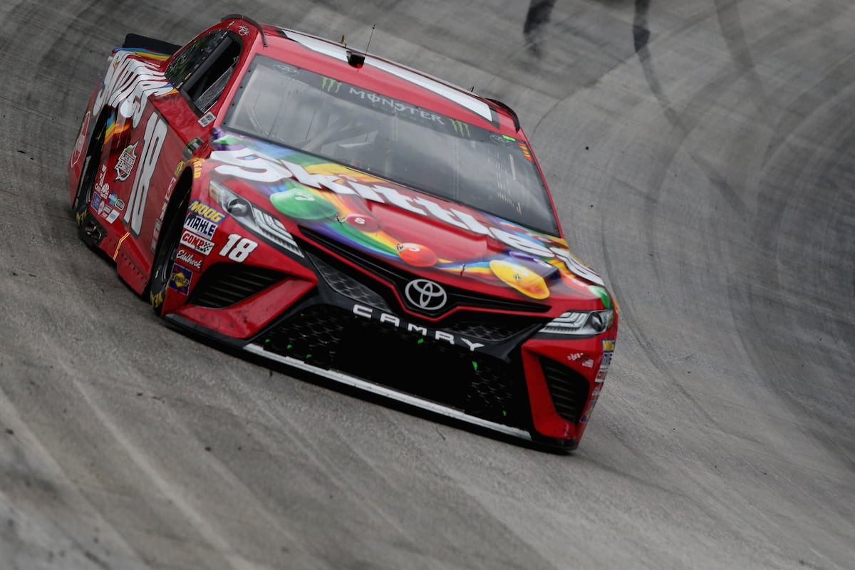 Kyle Busch Holds off Kyle Larson, Wins NASCAR at Bristol 2018 | Bleacher Report | Latest News, Videos and Highlights