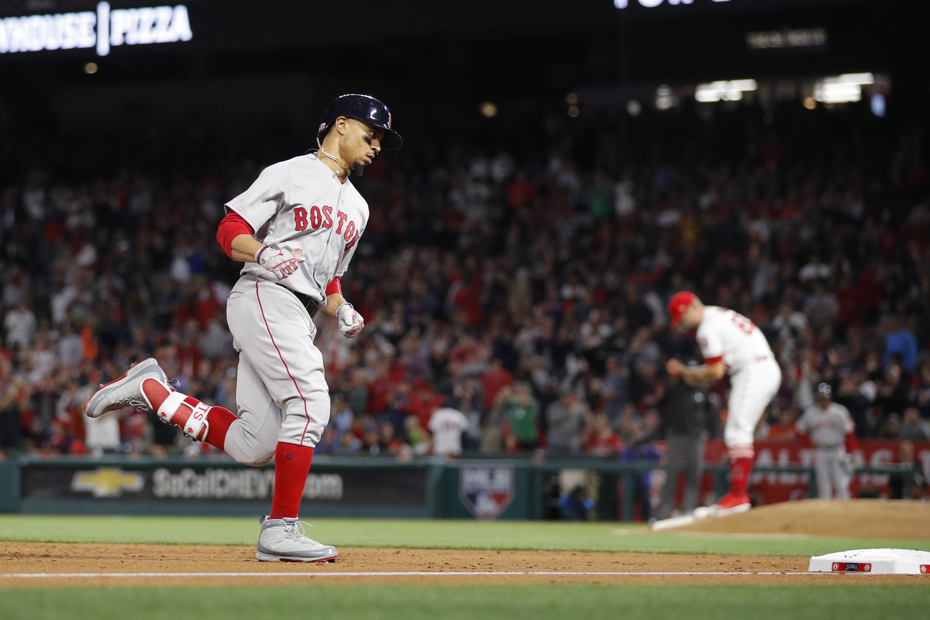 Mookie Betts ties MLB mark with 6th career 3-homer game