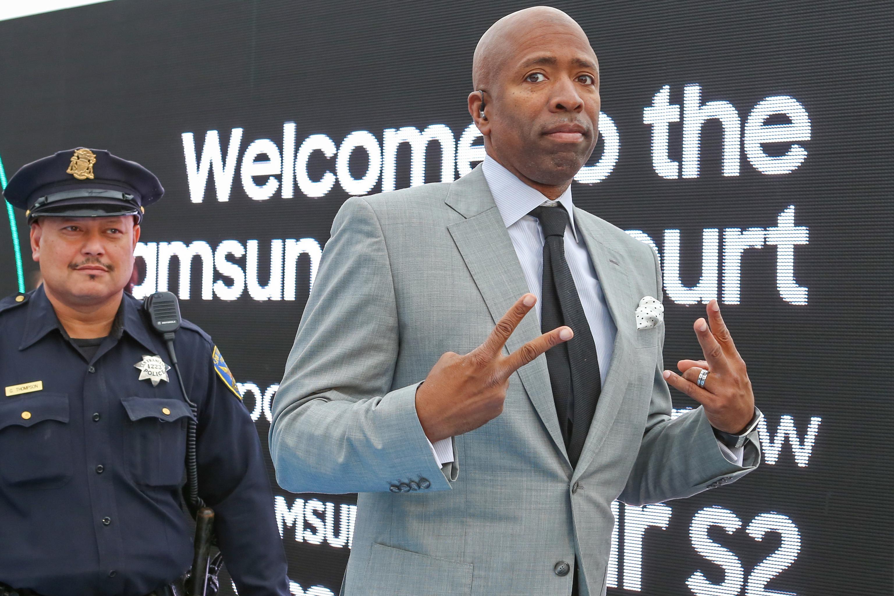 Knicks HC Rumors: New York to Interview Kenny Smith for ...