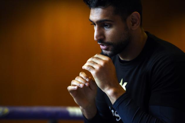 Britain's Amir Khan attends a pre-fight public work out at Paradise Place in Liverpool on April 17, 2018, ahead of his welterweight boxing bout against Canada's Phil Lo Greco set for April 21. / AFP PHOTO        (Photo credit should read /AFP/Getty Images)