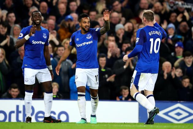 LIVERPOOL, ENGLAND - APRIL 23: Theo Walcott (C) of Everton celebrates scoring the opening goal during the Premier League match between Everton and Newcastle United at Goodison Park on April 23, 2018 in Liverpool, England. (Photo by Chris Brunskill Ltd/Getty Images)