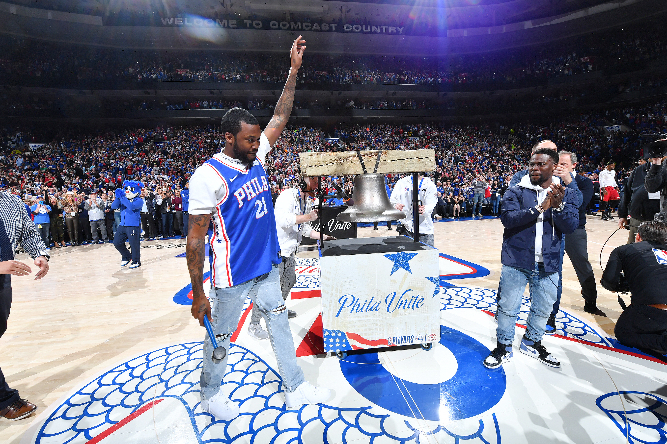 Meek Mill Trips Referee at Sixers Game, Issues Apology - Rap-Up