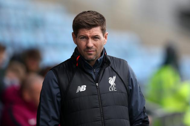 MANCHESTER, ENGLAND - MARCH 14: Steven Gerrard of Liverpool looks on during the UEFA Youth League Quarter-Final at Manchester City Football Academy on March 14, 2018 in Manchester, England. (Photo by Manchester City FC/Man City via Getty Images) *** Local Caption ***Steven Gerrard