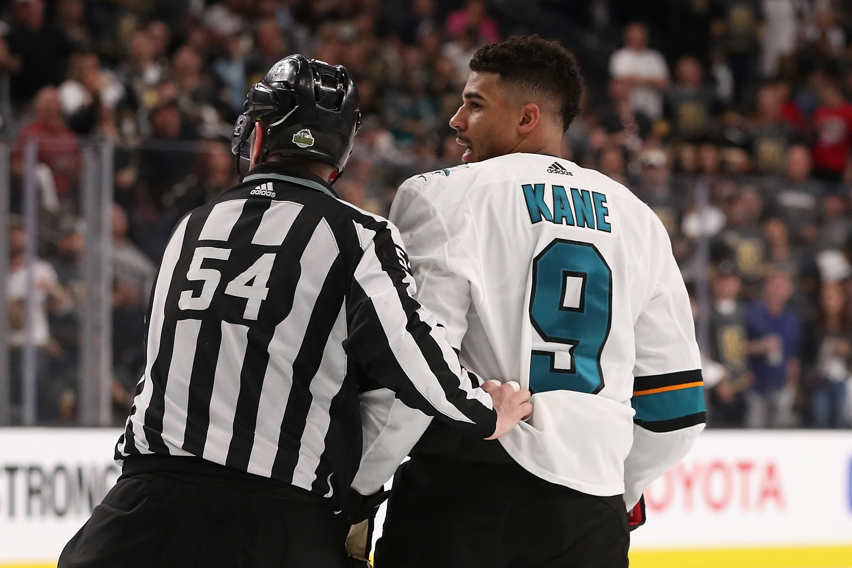 NHL has to suspend Evander Kane after reckless cross-check to the face