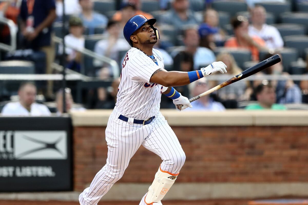 Yoenis Cespedes’ Chain Breaks, Scatters Diamonds over Infield in Braves