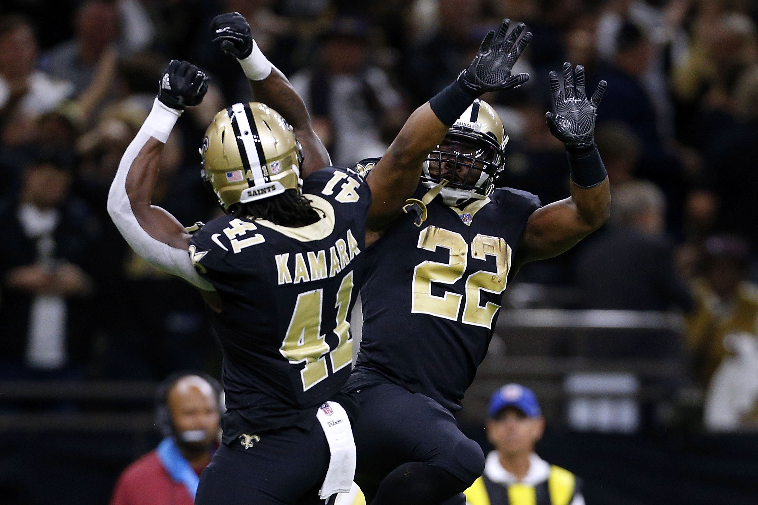 Mark Ingram meets Saints at airport after suspension ends 