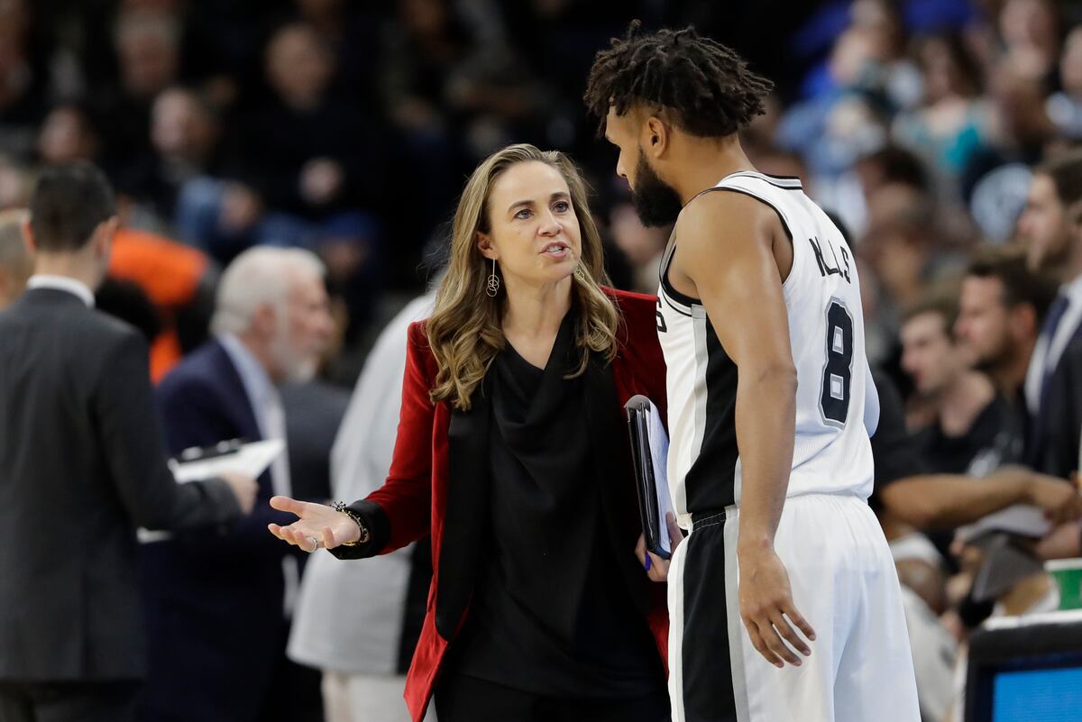 Pau Gasol Says Becky Hammon 'Can Coach NBA Basketball' in Players' Tribune