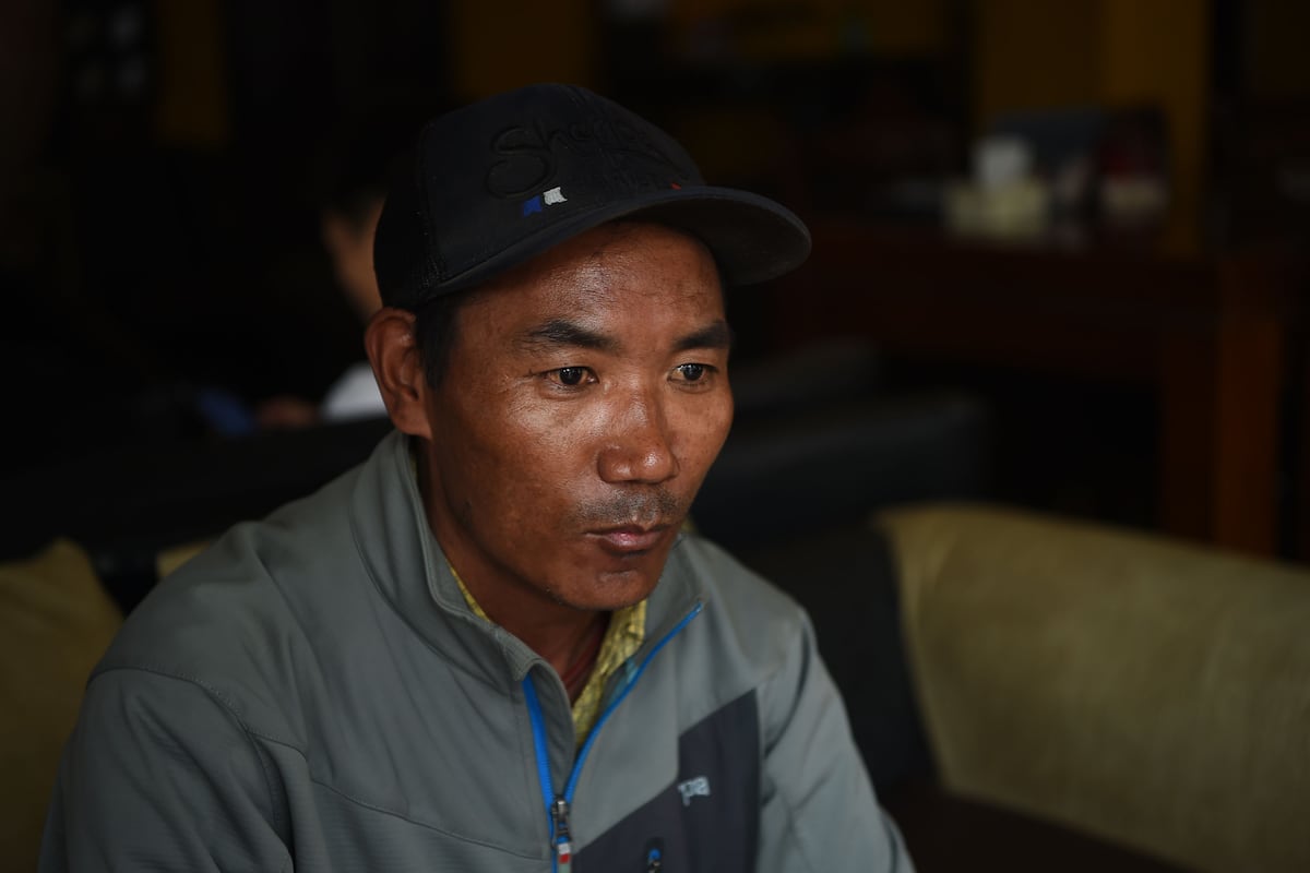 Sherpa Kami Rita Sets Record with 22nd Successful Climb of Mount Everest | Bleacher Report | Latest News, Videos and Highlights