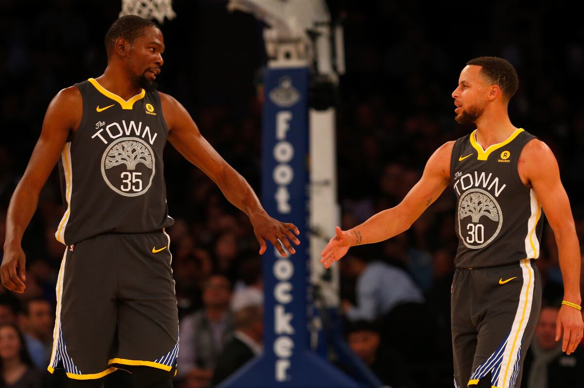 Warriors, Rockets Favorites to Win 2018 NBA Title in Latest Postseason Warriors, Rockets Favorites to Win 2018 NBA Title in Latest Postseason