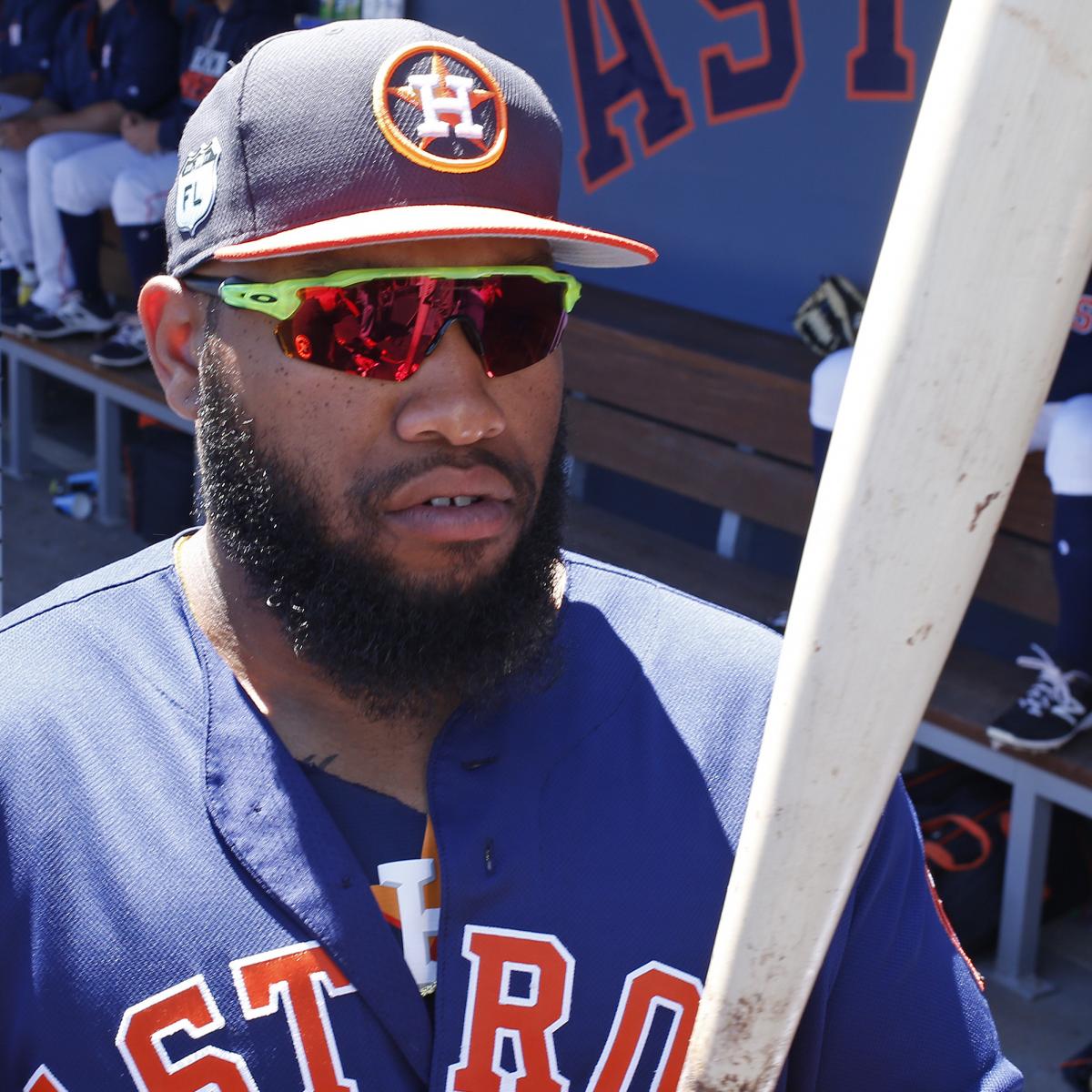 Astros' Jon Singleton hits his first homer since 2015, then makes