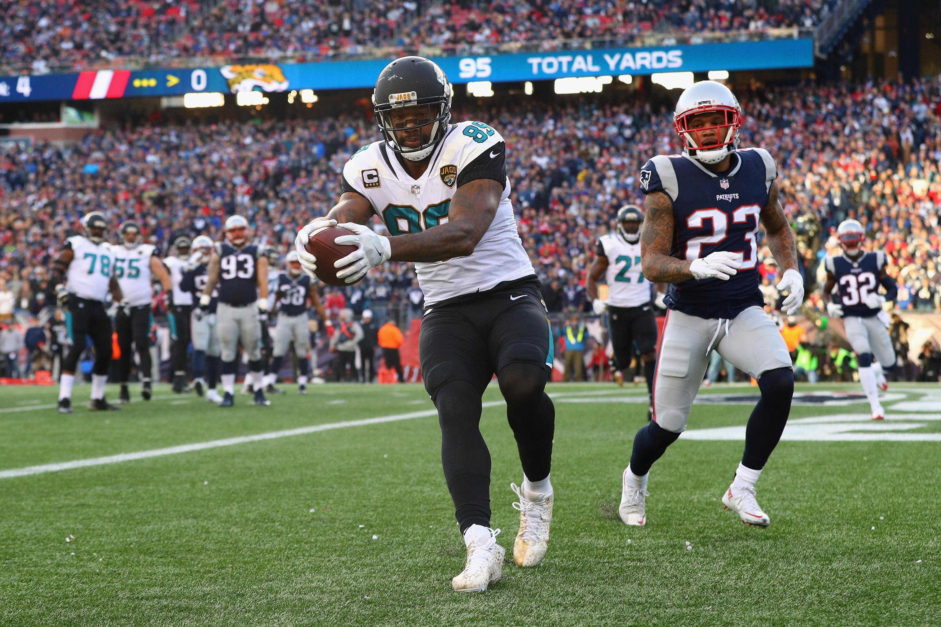 Marcedes Lewis, Packers Agree to Contract; TE Spent 12 Seasons