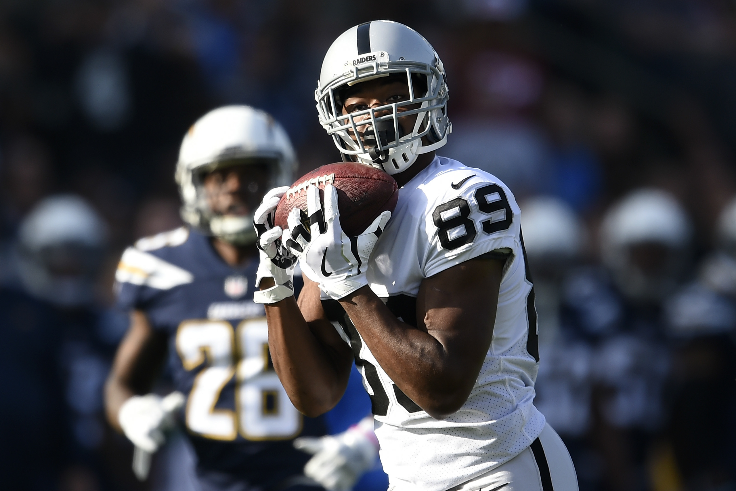 Amari Cooper, Oakland Raiders WR, leaves game after brutal hit to head