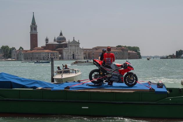 VENICE, ITALY - MAY 30:  MotoGP rider Jorge Lorenzo films in front of St. Mark's Square to promote the Italian Grand Prix at Mugello this weekend on May 30, 2018 in Venice, Italy.  (Photo by Simone Padovani/Awakening/Getty Images)