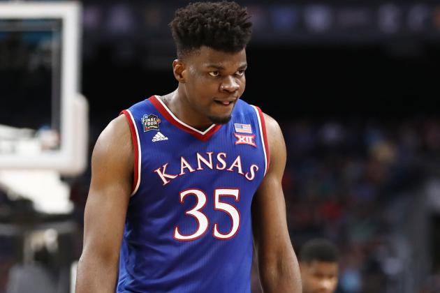 SAN ANTONIO, TX - MARCH 31: Udoka Azubuike #35 of the Kansas Jayhawks reacts against the Villanova Wildcats in the second half during the 2018 NCAA Men's Final Four Semifinal at the Alamodome on March 31, 2018 in San Antonio, Texas.  (Photo by Ronald Martinez/Getty Images)