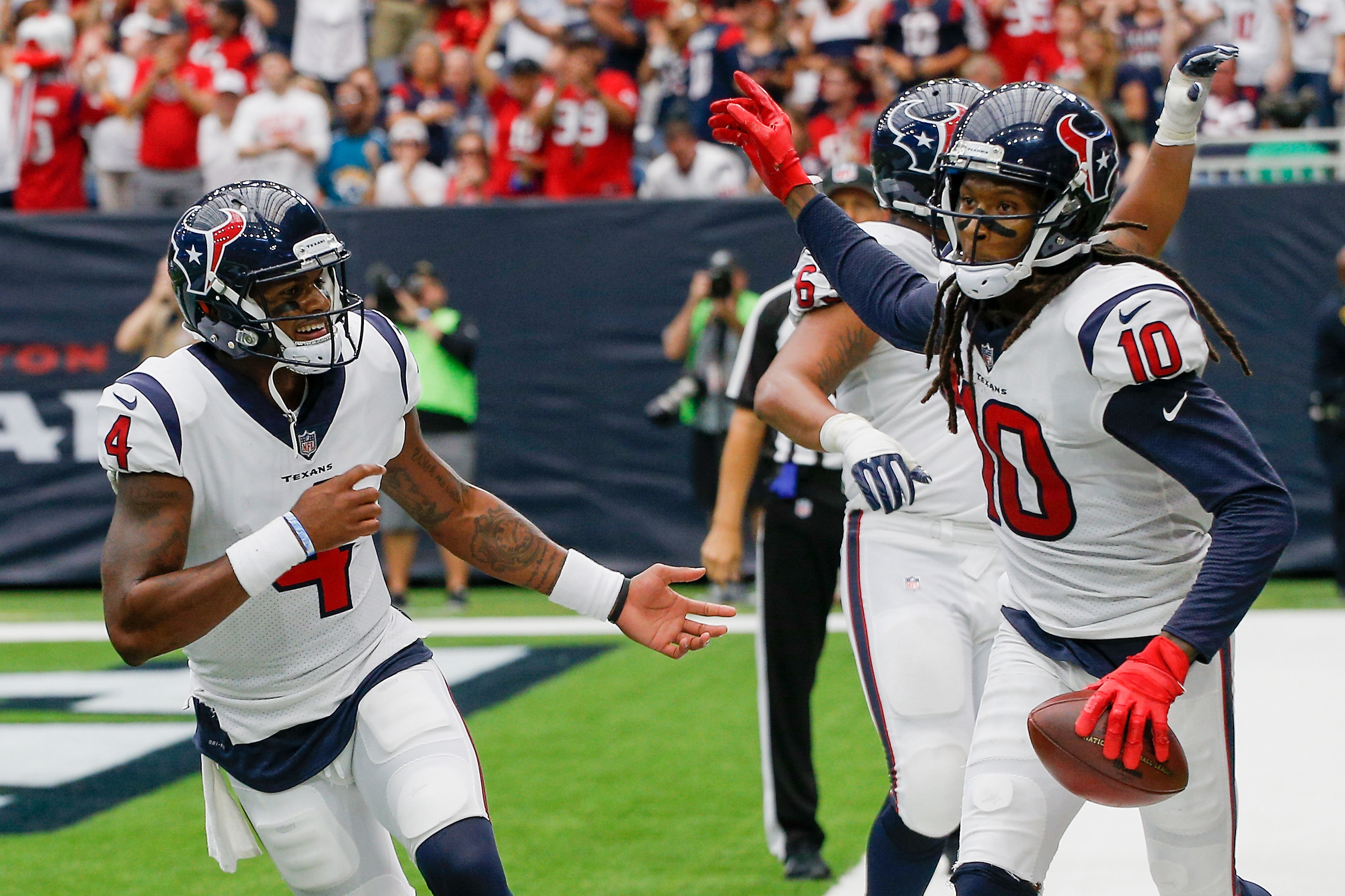 Chemistry growing between Texans' DeAndre Hopkins, Deshaun Watson