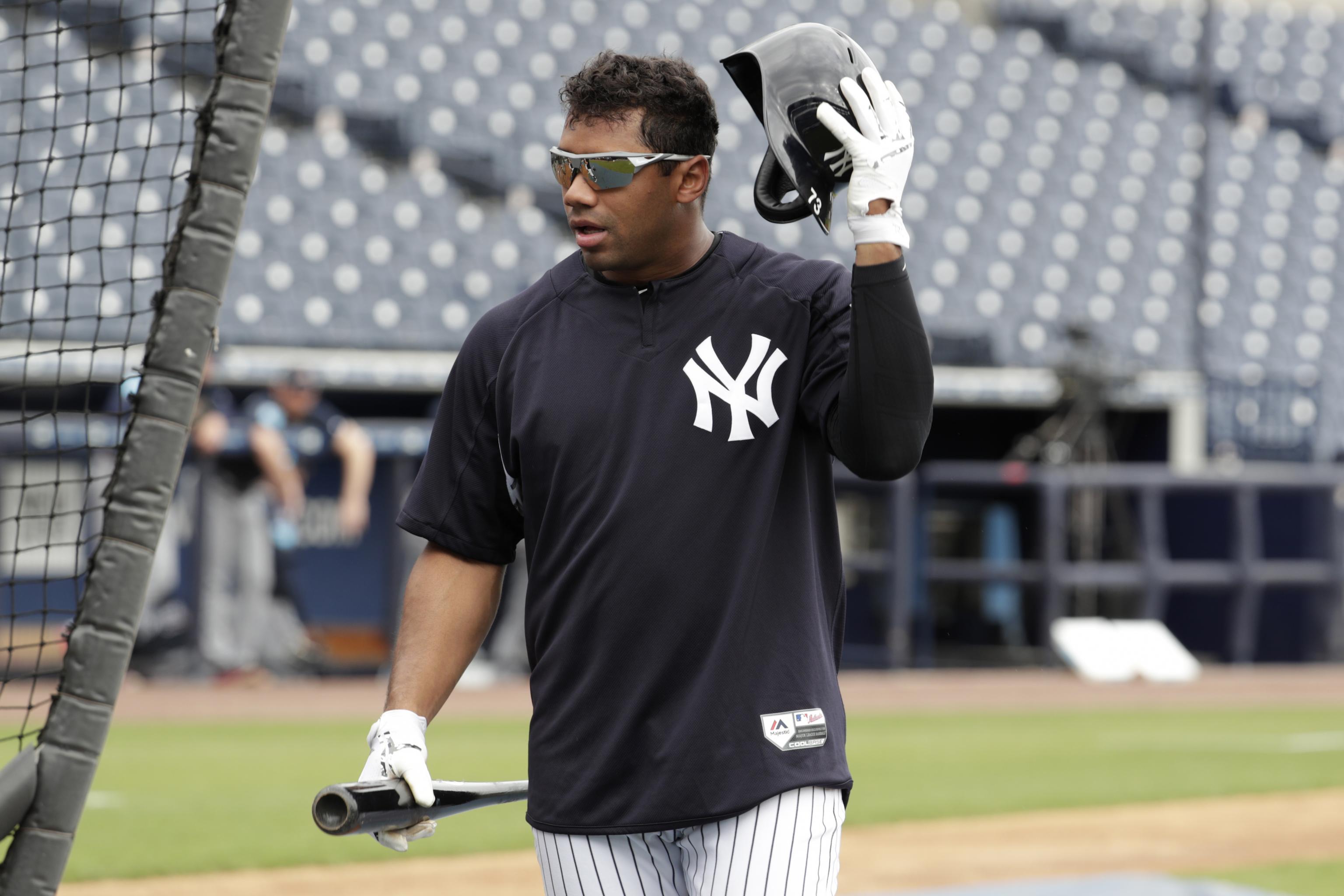 Russell Wilson: I haven't given up baseball, may play both sports