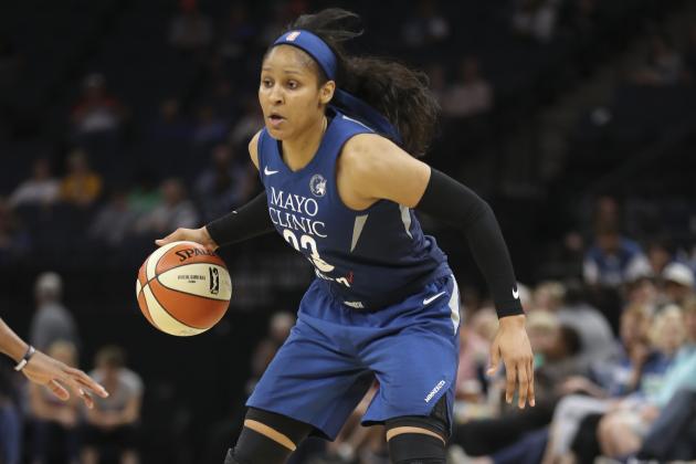MINNEAPOLIS, MN - MAY 23: Maya Moore #23 of the Minnesota Lynx handles the ball against the Dallas Wings on May 23, 2018 at Target Center in Minneapolis, Minnesota. NOTE TO USER: User expressly acknowledges and agrees that, by downloading and or using this Photograph, user is consenting to the terms and conditions of the Getty Images License Agreement. Mandatory Copyright Notice: Copyright 2018 NBAE (Photo by Jordan Johnson/NBAE via Getty Images)