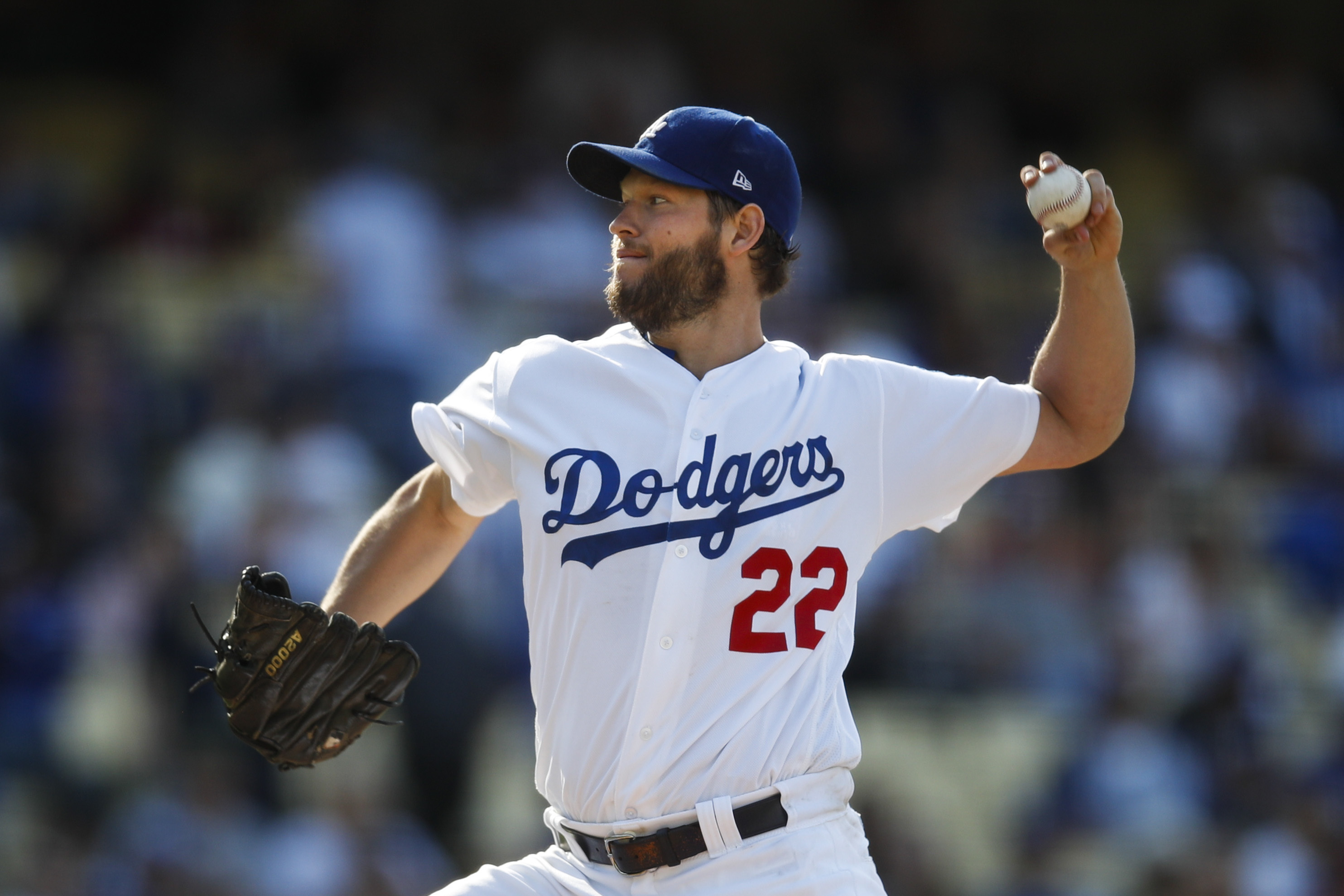 Clayton Kershaw overcomes shoulder injury