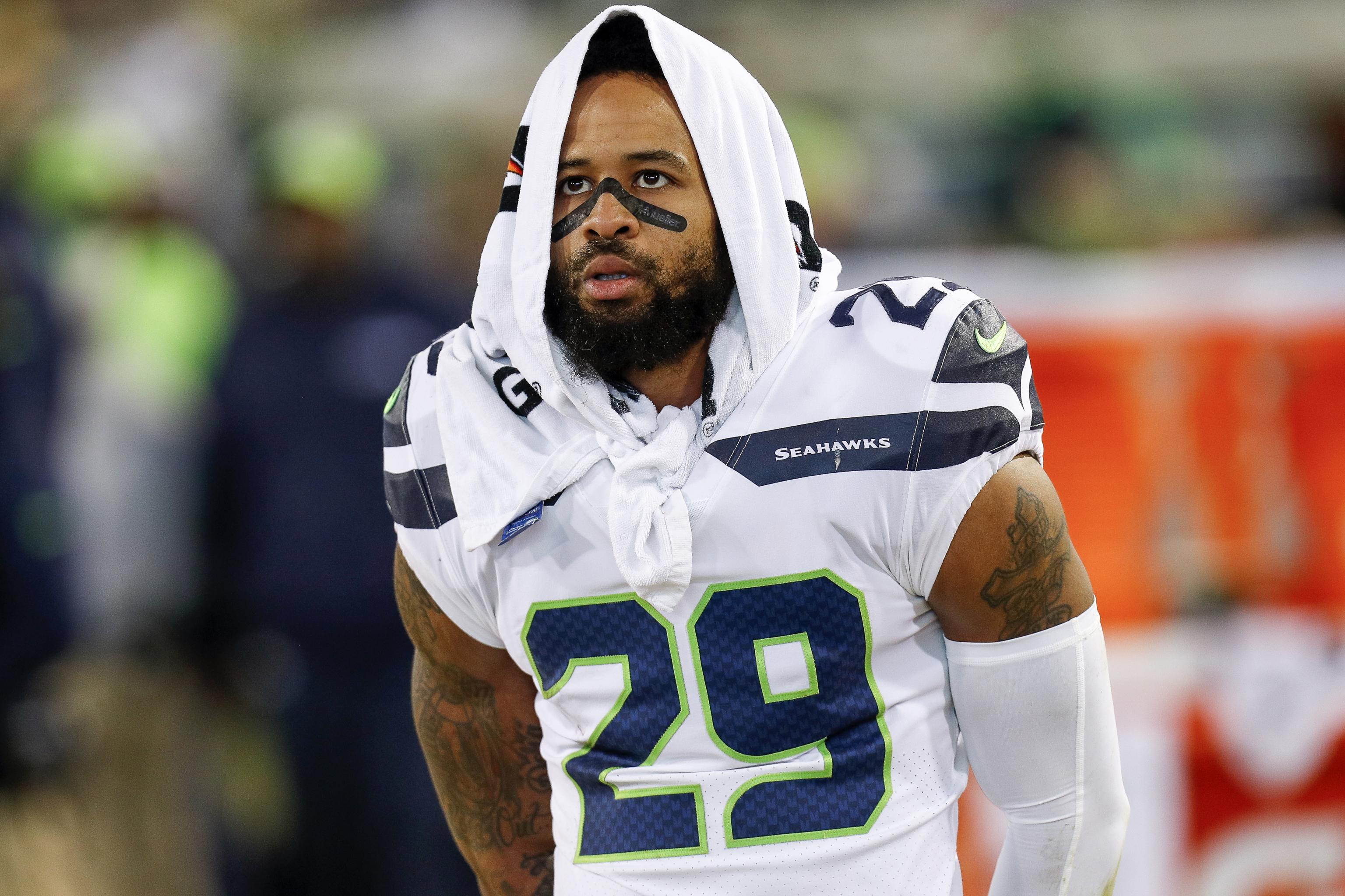 Earl Thomas Announces Contract Holdout, Wants to Retire with