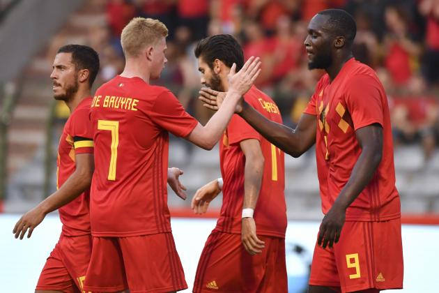 Belgium's Romelu Lukaku, right, is congratulated by teammate Belgium's Kevin De Bruyne after scoring his sides first goal during a friendly soccer match between Belgium and Egypt at the King Baudouin stadium in Brussels, Wednesday, June 6, 2018. (AP Photo/Geert Vanden Wijngaert)