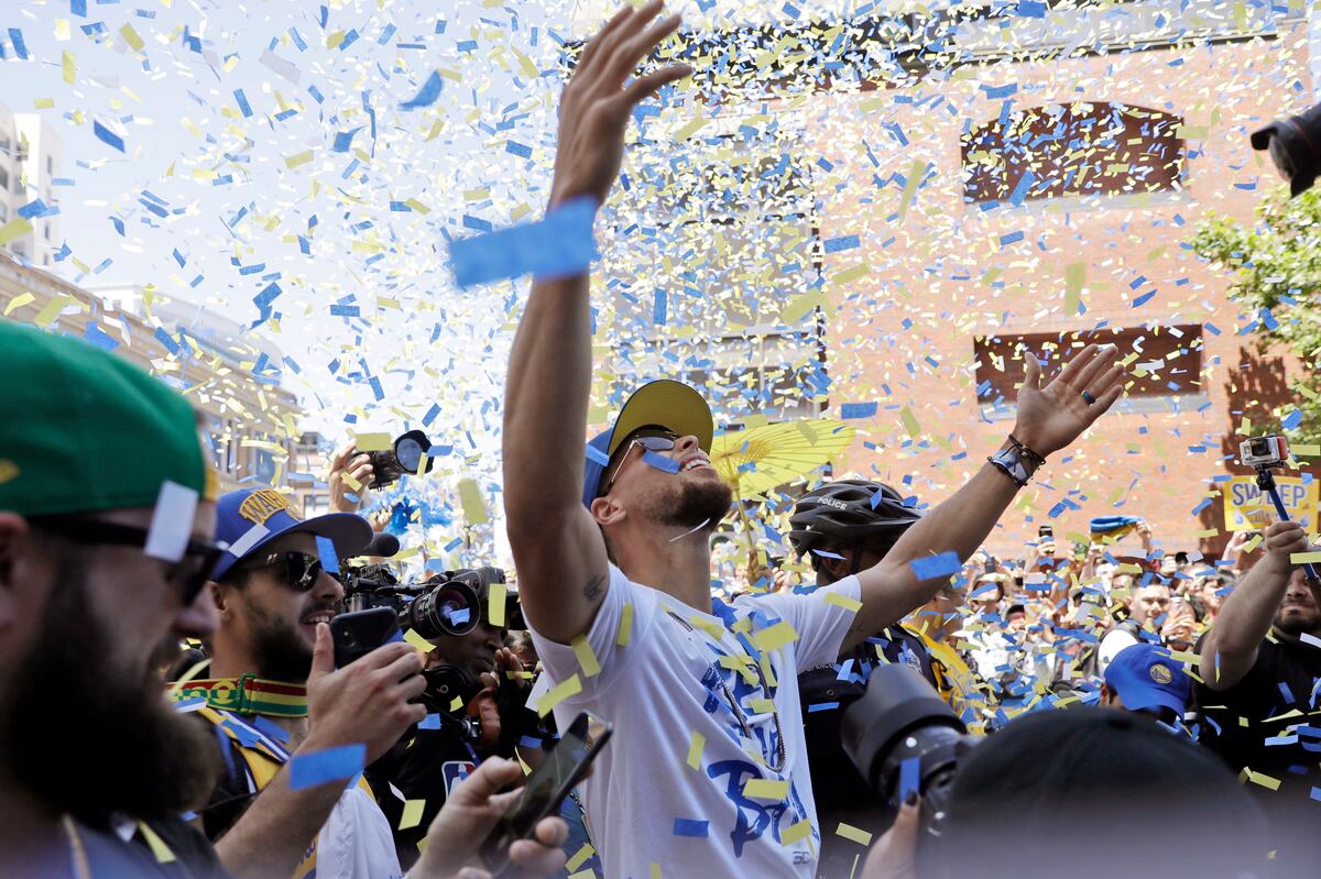 Warriors Parade 2018: Photos, Videos, GIFs from Best Moments | Bleacher Report | Latest News, Videos and Highlights