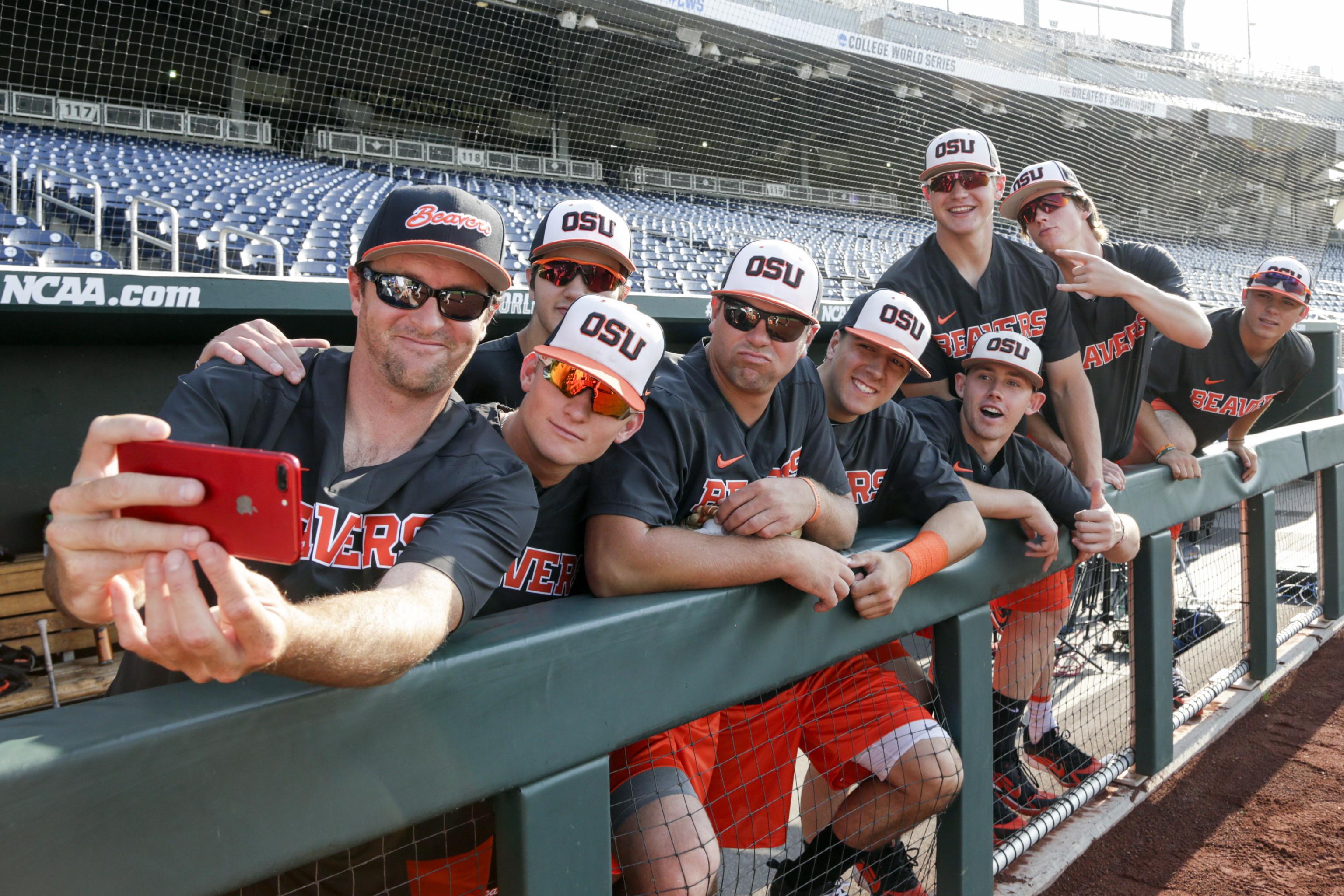 College World Series 2018: Time/ TV/live stream info for Day 1 in Omaha 