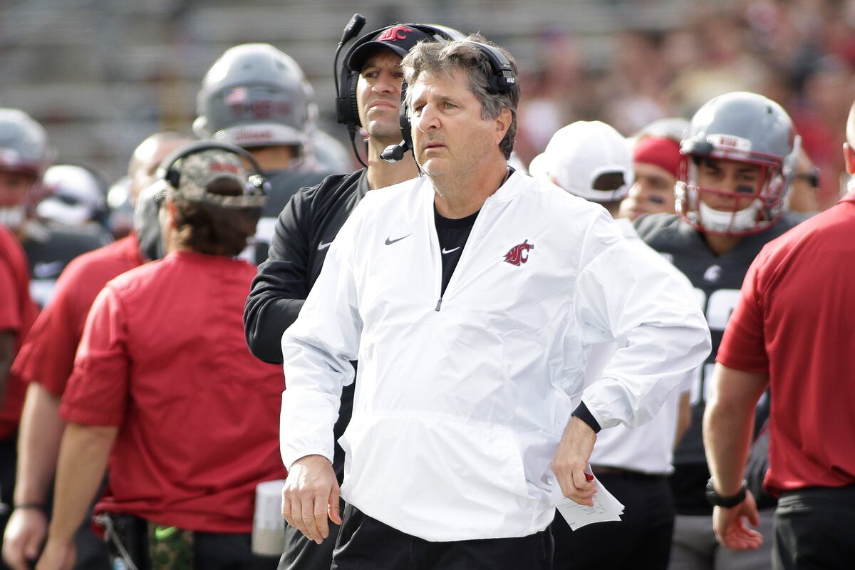 Mike Leach Challenges Dan Wolken to Debate After Tweeting Barack Obama Video | Bleacher Report ...