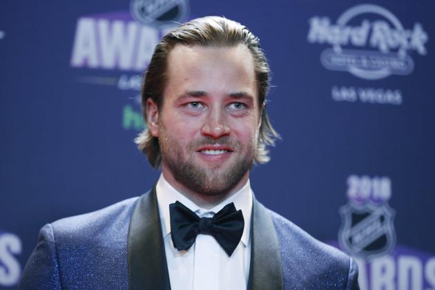 Tampa Bay Lightning's Victor Hedman poses on the red carpet before the NHL Awards, Wednesday, June 20, 2018, in Las Vegas. (AP Photo/John Locher)