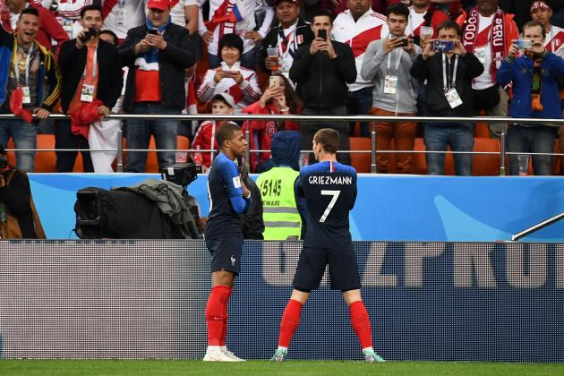 France's forward Kylian Mbappe (L) celebrates with teammate France's forward Antoine Griezmann after scoring a goal during the Russia 2018 World Cup Group C football match between France and Peru at the Ekaterinburg Arena in Ekaterinburg on June 21, 2018. (Photo by FRANCK FIFE / AFP) / RESTRICTED TO EDITORIAL USE - NO MOBILE PUSH ALERTS/DOWNLOADS        (Photo credit should read FRANCK FIFE/AFP/Getty Images)
