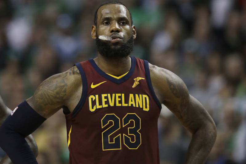 LeBron James Rumors: Star Hasn't Made a Decision Due to 'So Many Moving
