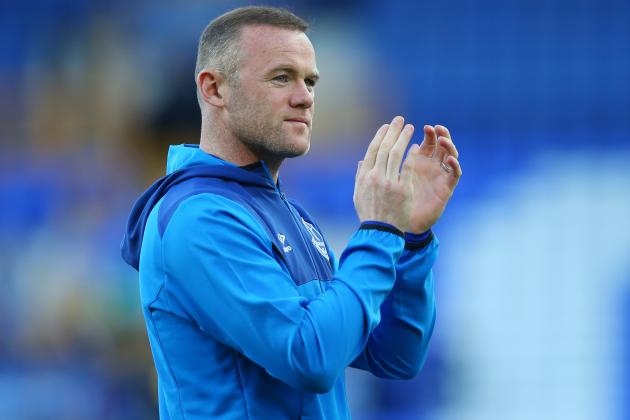 LIVERPOOL, ENGLAND - MAY 05:  Wayne Rooney of Everton shows appreciation to the fans during the lap of honour after the Premier League match between Everton and Southampton at Goodison Park on May 5, 2018 in Liverpool, England.  (Photo by Alex Livesey/Getty Images)