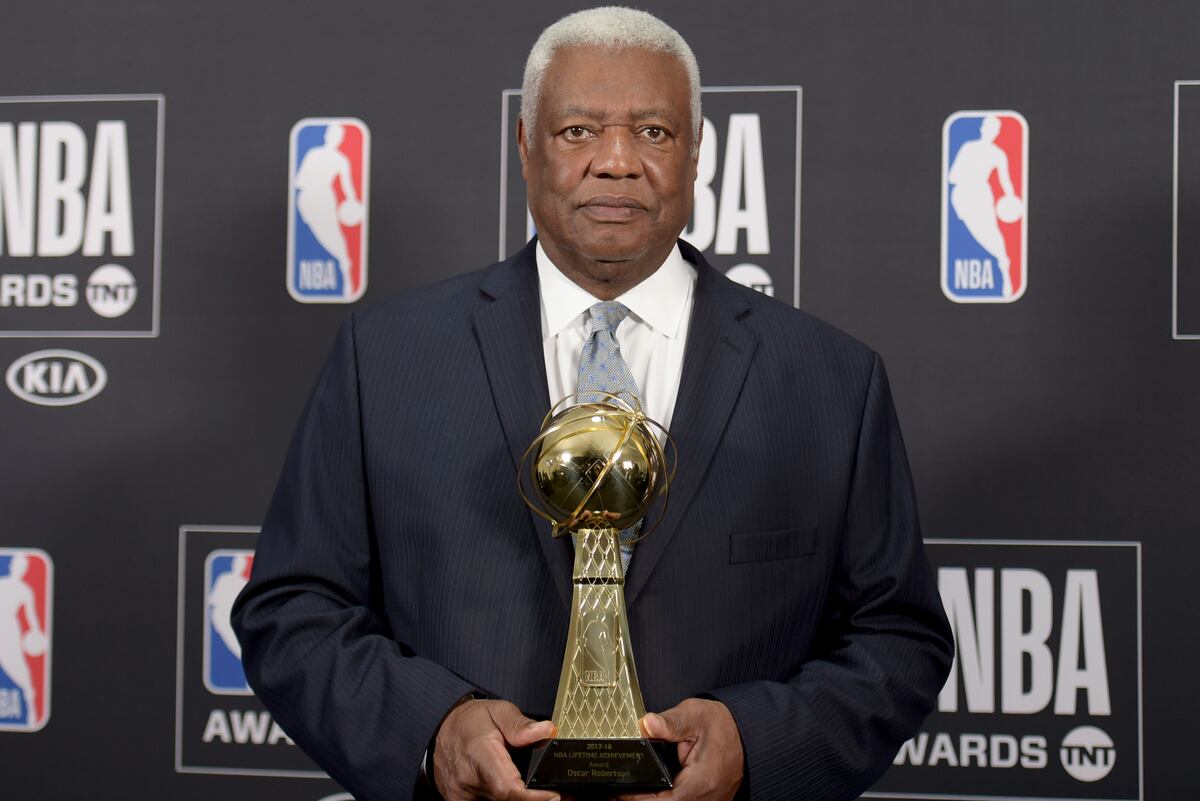 Oscar Robertson Calls out White Athletes on Social Injustice Issues