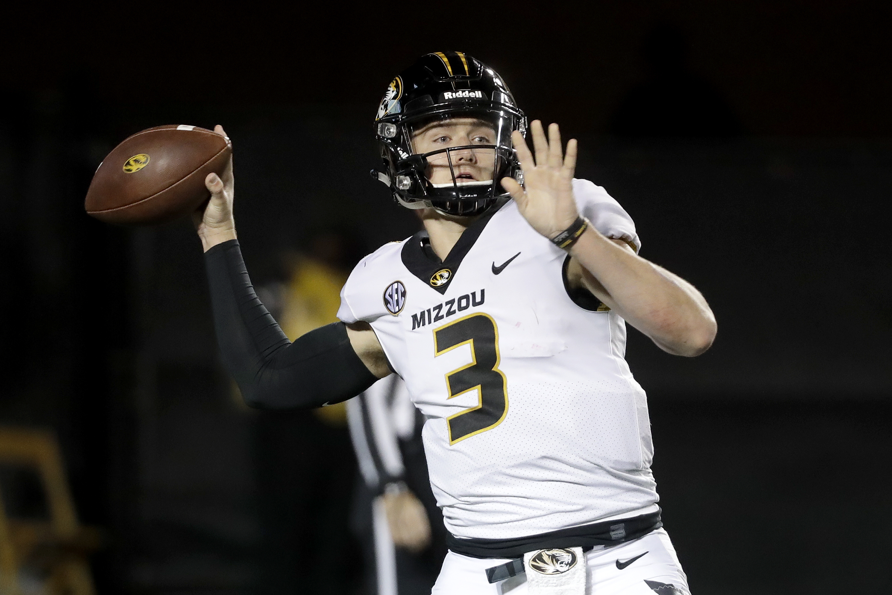 nfl-scouts-are-terrified-of-2019-qb-draft-class