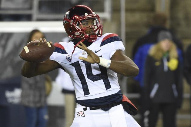 EUGENE, OR - NOVEMBER 18:  Quarterback Khalil Tate #14 of the Arizona Wildcats passes the ball during the second half of the game against the Oregon Ducks at Autzen Stadium on November 18, 2017 in Eugene, Oregon. The Ducks won the game 48-28.  (Photo by Steve Dykes/Getty Images)