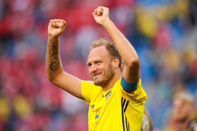 SAINT PETERSBURG, RUSSIA - JULY 03:    Andreas Granqvist of Sweden celebrates at the end of the 2018 FIFA World Cup Russia Round of 16 match between Sweden and Switzerland at Saint Petersburg Stadium on July 3, 2018 in Saint Petersburg, Russia. (Photo by Matthew Ashton - AMA/Getty Images)