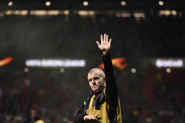 Arsenal's English midfielder Jack Wilshere waves at the end of the UEFA Europa League semi-final second leg football match between Club Atletico de Madrid and Arsenal FC at the Wanda Metropolitano stadium in Madrid on May 3, 2018. (Photo by PIERRE-PHILIPPE MARCOU / AFP)        (Photo credit should read PIERRE-PHILIPPE MARCOU/AFP/Getty Images)
