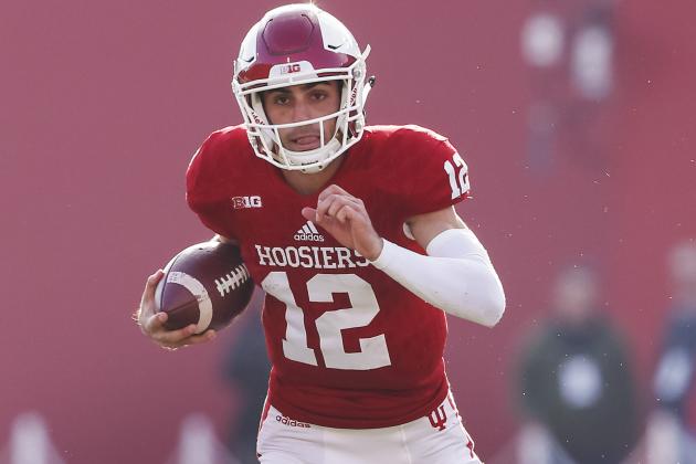 BLOOMINGTON, IN - NOVEMBER 26: Zander Diamont #12 of the Indiana Hoosiers runs the ball during the game against the Purdue Boilermakers at Memorial Stadium on November 26, 2016 in Bloomington, Indiana. Indiana defeated Purdue 26-24. (Photo by Michael Hickey/Getty Images)