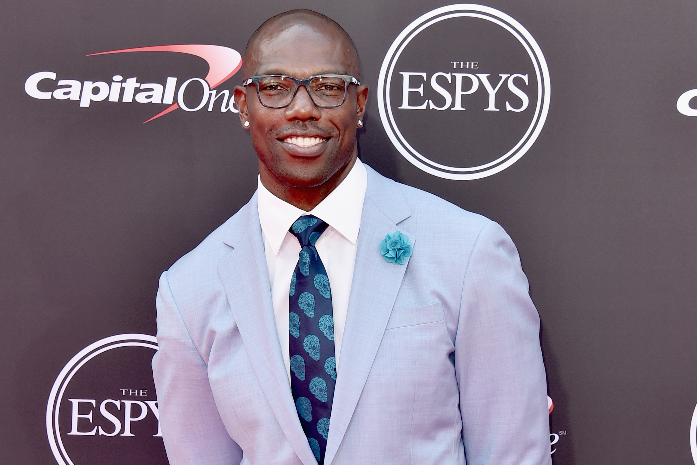 Eskimos drop Terrell Owens from negotiation list